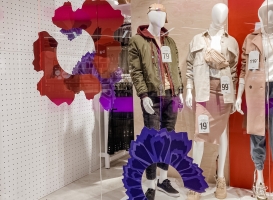 Advertising elements in Sinsay stores for the spring season